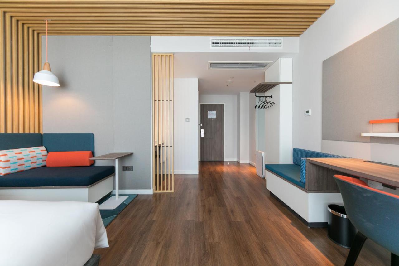 Holiday Inn Express Shanghai Tangzhen By Ihg - 20 Mins To Disney Land Buitenkant foto