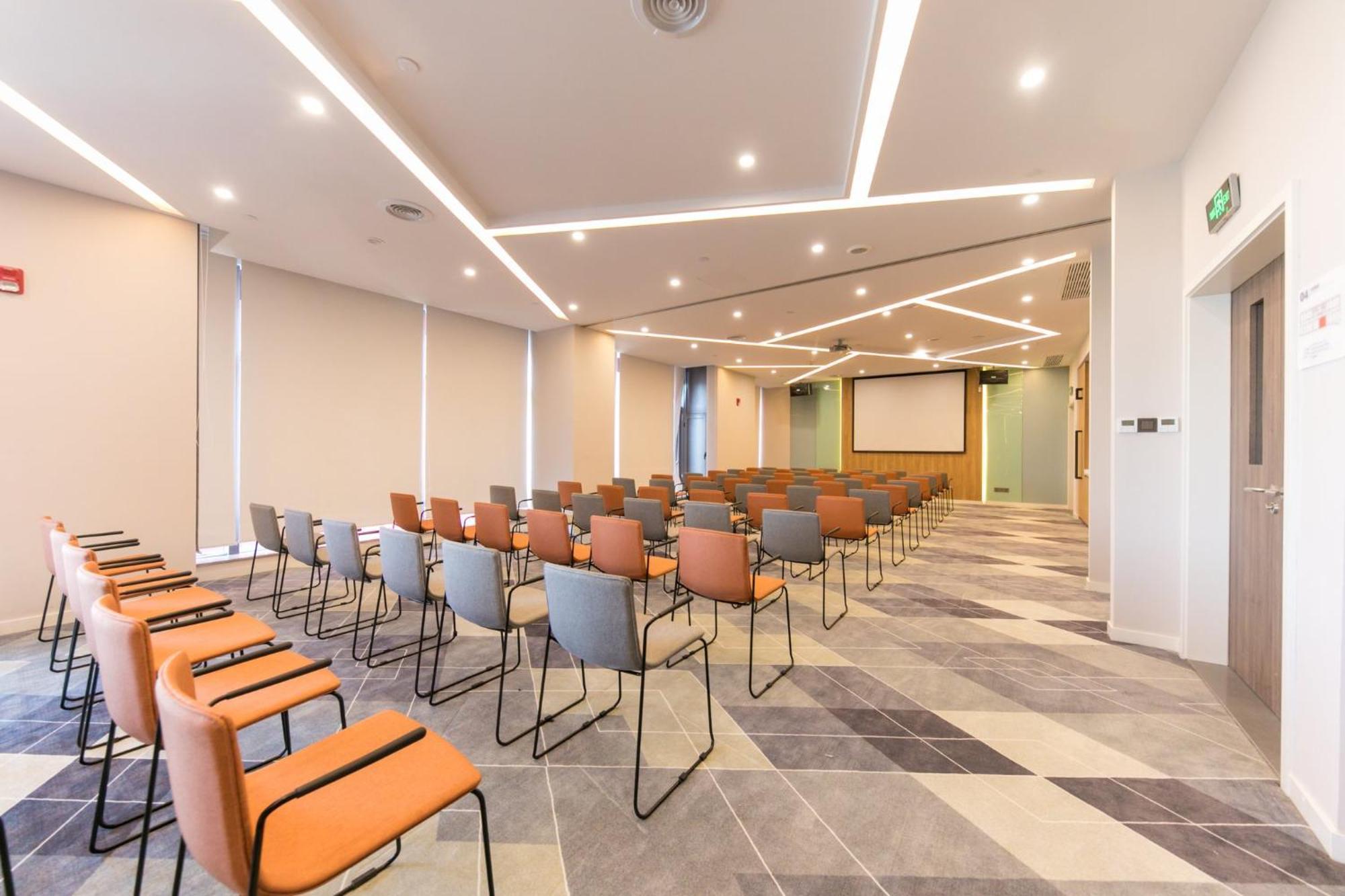 Holiday Inn Express Shanghai Tangzhen By Ihg - 20 Mins To Disney Land Buitenkant foto