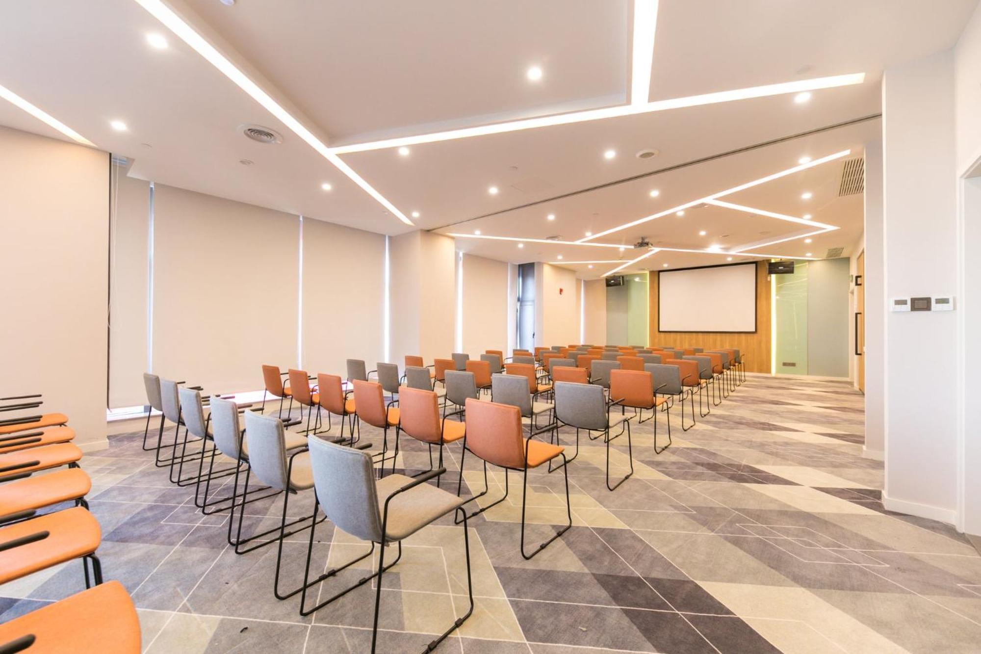 Holiday Inn Express Shanghai Tangzhen By Ihg - 20 Mins To Disney Land Buitenkant foto